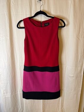 Laundry By Shelli Segal Red and Pink Colorblock Sleeveless Sheath Dress